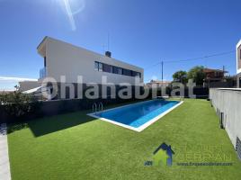 Louer pis, 90 m², presque neuf