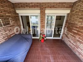 Piso, 100 m², cerca de bus y tren, Calle de Girona