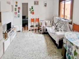 Casa (unifamiliar adosada), 370 m², Zona