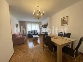 Pis, 114 m², prop de bus i tren