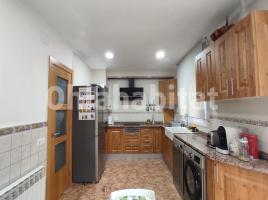Casa (unifamiliar adossada), 215 m², prop de bus i tren