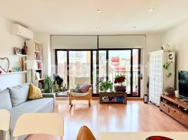 Dúplex, 96 m², cerca de bus y tren, seminuevo