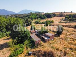 Casa (masia), 697 m², prop de bus i tren, Calle del Cardener