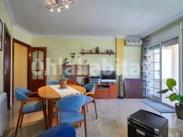 Pis, 75 m², près de bus et de train, presque neuf, Calle SUMELLA