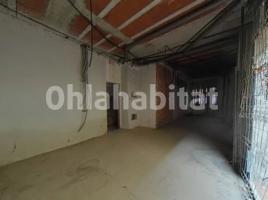 Condo, 909 m², almost new, Calle  MOSSEN JOAN TOSCA 