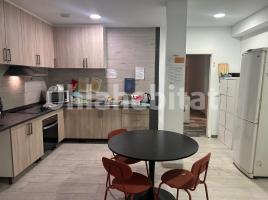 Loft, 593 m², prop bus i metro