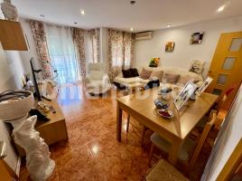 Piso, 74 m², cerca de bus y tren