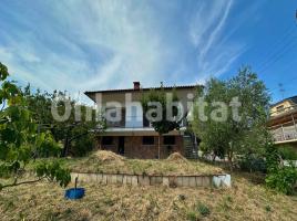 Houses (detached house), 216 m², near bus and train