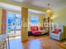 Alquiler ático, 79 m², cerca bus y metro
