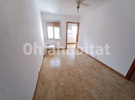 Pis, 45 m², prop de bus i tren