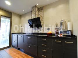 Casa (unifamiliar aislada), 221 m², cerca de bus y tren
