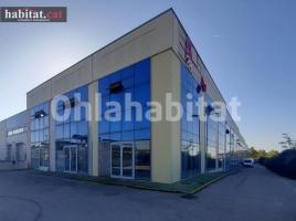 , 330 m²