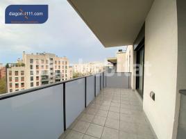 Louer pis, 70 m², près de bus et de métro, presque neuf