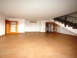 Dúplex, 87 m², prop de bus i tren, seminou