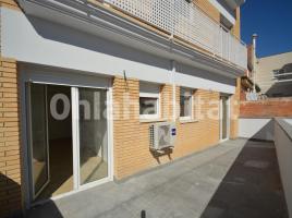 Pis, 68 m², prop de bus i tren, nou