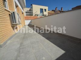 Pis, 68 m², prop de bus i tren, nou