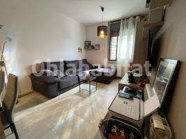 Piso, 59 m², cerca de bus y tren, seminuevo