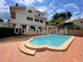 Casa (unifamiliar aislada), 230 m², cerca de bus y tren
