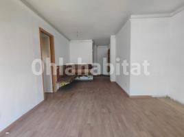 Pis, 64 m², prop de bus i tren