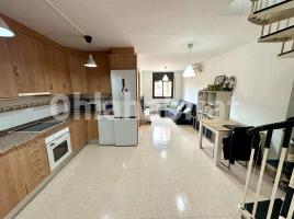 Dúplex, 70 m², près de bus et de train, presque neuf