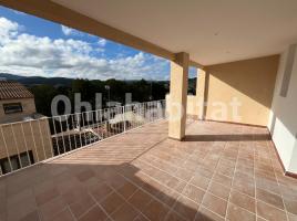 Casa (unifamiliar aïllada), 242 m², prop de bus i tren