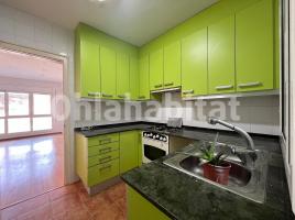 Pis, 82 m², prop de bus i tren