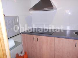 Pis, 41 m², prop de bus i tren