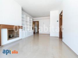 Flat, 126 m², near bus and train