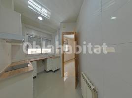Flat, 99 m², near bus and train, almost new