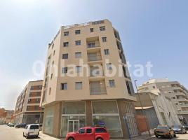 Piso, 41 m², cerca de bus y tren, seminuevo