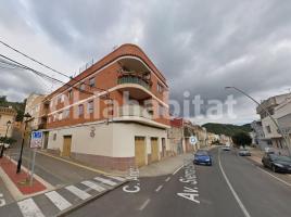Flat, 100 m², near bus and train