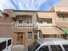 Flat, 95 m², near bus and train