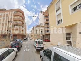 Flat, 64 m², near bus and train, almost new