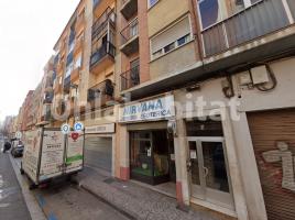 Pis, 72 m², près de bus et de train