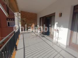 Flat, 180 m², near bus and train