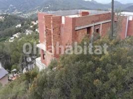 Casa (unifamiliar aislada), 216 m², cerca de bus y tren