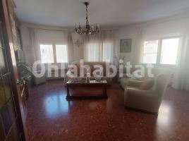 Piso, 150 m², cerca de bus y tren