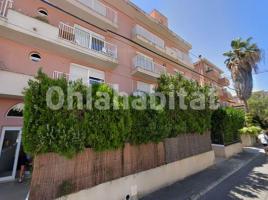 Piso, 120 m², cerca de bus y tren