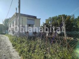 Pis, 126 m², près de bus et de train