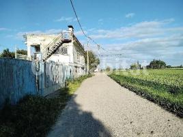 Pis, 126 m², près de bus et de train