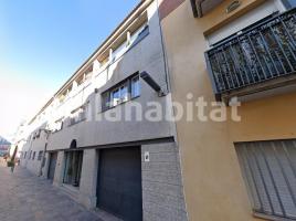 Piso, 208 m², cerca de bus y tren