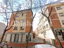 Pis, 44 m², prop bus i metro