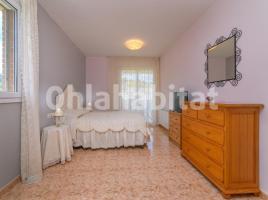  (unifamiliar aïllada), 299 m², près de bus et de train, nouveau
