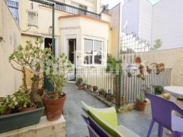 Houses (detached house), 383 m², near bus and train