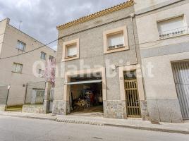 Houses (detached house), 185 m², near bus and train