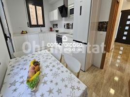 Casa (unifamiliar aïllada), 261 m², prop de bus i tren, nou