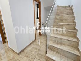 Casa (unifamiliar aïllada), 261 m², prop de bus i tren, nou