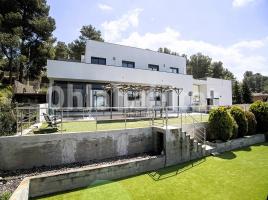  (unifamiliar aïllada), 313 m², près de bus et de train, presque neuf