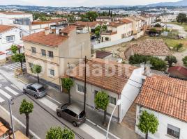 Houses (detached house), 191 m², near bus and train