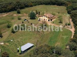 Houses (country house), 350 m², near bus and train